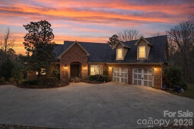 Lake Wateree Home For Sale in Winnsboro South Carolina