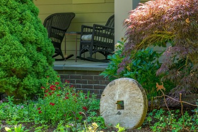 EXPANDED CONTEMPORARY CAPE Appointed with elegant detail - photo 5