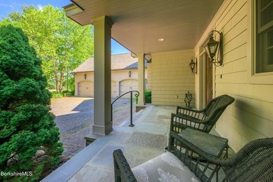 EXPANDED CONTEMPORARY CAPE Appointed with elegant detail - photo 6