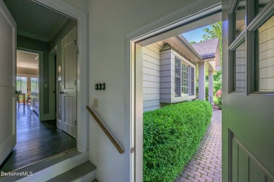 EXPANDED CONTEMPORARY CAPE Appointed with elegant detail - photo 8