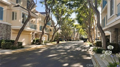 Enjoy sophisticated coastal living in this light-filled Newport - photo 5