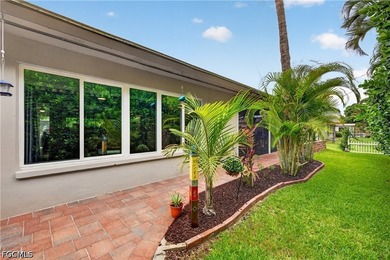 Adorable home ideally located just three lots from the river and - photo 14