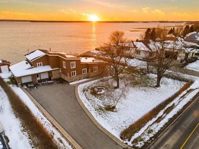 Lac St. Louis Home For Sale in L'Île-Perrot 