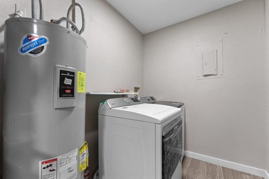Welcome to this spacious beautifully updated two-bedroom - photo 5