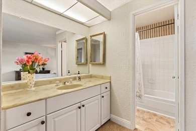 Welcome to this well-kept 2-bedroom, 2 full bath condo with 894 - photo 14