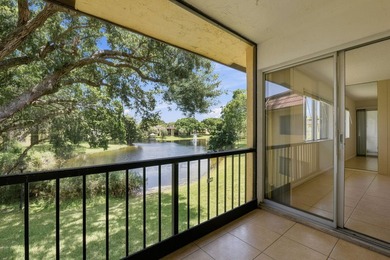 Freshly painted and exceptionally maintained, this bright and - photo 2