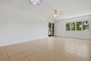Freshly painted and exceptionally maintained, this bright and - photo 6