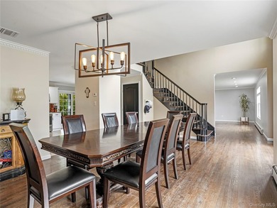 Welcome to the perfect blend of luxury and comfort located in - photo 11
