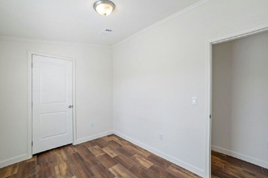 Get ready to be mesmerized by this spacious and open 1292 sq ft - photo 11