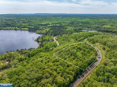 Private 6+ Acre Retreat at Giants Ridge, tucked into the woods - photo 1