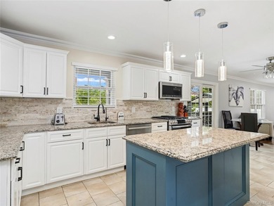 Welcome to the perfect blend of luxury and comfort located in - photo 13