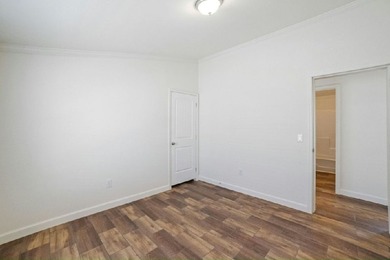 Get ready to be mesmerized by this spacious and open 1292 sq ft - photo 15