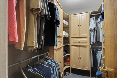 Tired of looking at the same cookie cutter homes? This 3 bedroom - photo 16