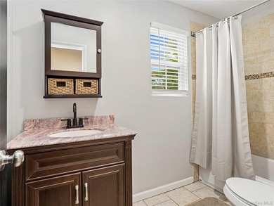 Welcome to the perfect blend of luxury and comfort located in - photo 20
