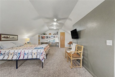 Tired of looking at the same cookie cutter homes? This 3 bedroom - photo 21