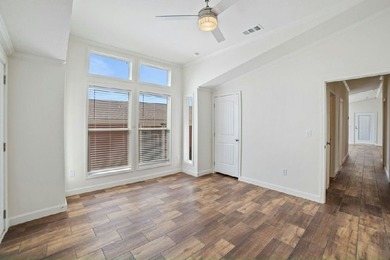 Get ready to be mesmerized by this spacious and open 1292 sq ft - photo 21