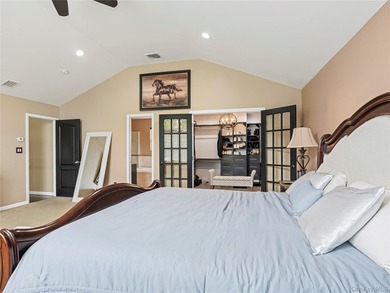 Welcome to the perfect blend of luxury and comfort located in - photo 22