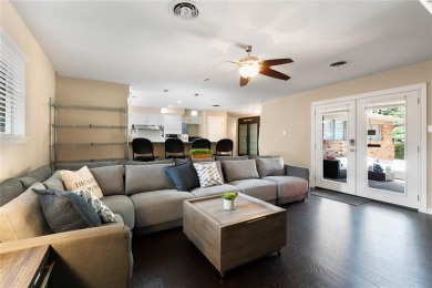 (BACK ON MARKET DUE TO BUYER FINAINCING) Discover the perfect