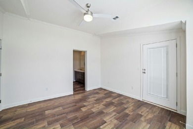 Get ready to be mesmerized by this spacious and open 1292 sq ft - photo 23