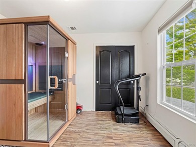 Welcome to the perfect blend of luxury and comfort located in - photo 30