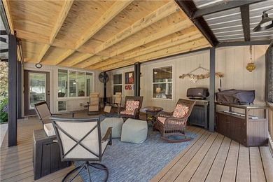 Tired of looking at the same cookie cutter homes? This 3 bedroom - photo 32