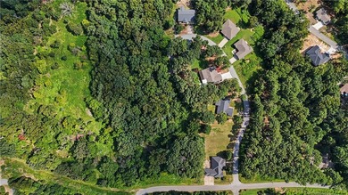 Tired of looking at the same cookie cutter homes? This 3 bedroom - photo 35