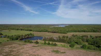 Discover your own piece of Texas paradise with this exceptional - photo 4
