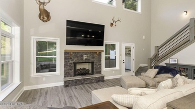 Discover an extraordinary 76 acre unrestricted mountain estate - photo 29