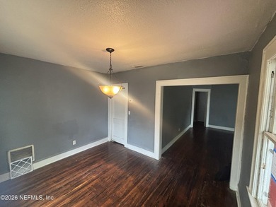 Charming Craftsman-style home offering 1,030 square feet of - photo 3