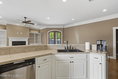 Welcome to this immaculate 3-bedroom, 3-bathroom home in - photo 8