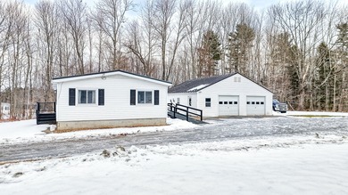 Serene Living &amp; 4.5 Private Acres Minutes from the Belgrade