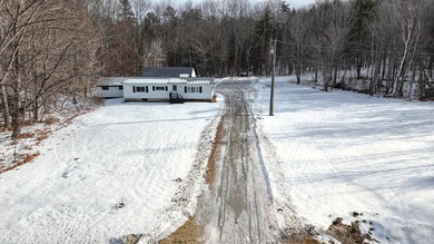 Serene Living & 4.5 Private Acres Minutes from the Belgrade