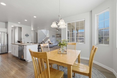 2 STORY UPGRADED IVORY BUILT GEM- Dreamy Great room/kitchen - photo 17