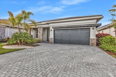 (private lake, pond, coastal) Home For Sale in Palm Beach Gardens Florida