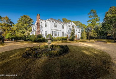 Thistle Dhu is a celebrated Pinehurst landmark where American - photo 8