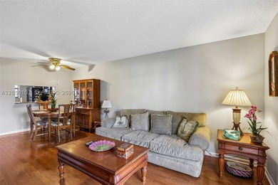 Welcome to this beautifully maintained first-floor 2-bedroom - photo 6