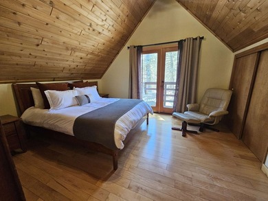 This home has a lot to offer! The main house is a comfortable - photo 11