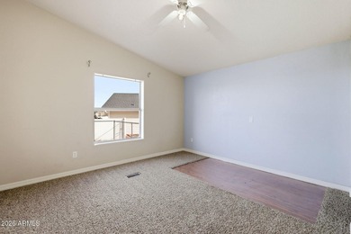 Country living In the heart of Snowflake AZ! Comfortable family - photo 16