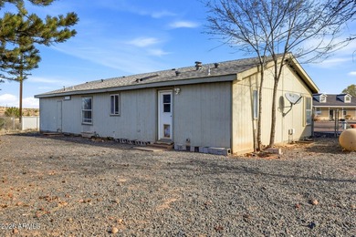 Country living In the heart of Snowflake AZ! Comfortable family - photo 22