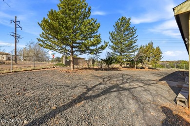 Country living In the heart of Snowflake AZ! Comfortable family - photo 27
