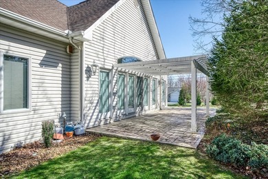 Stunning and spacious 3BR/3BA home located in the sought-after - photo 31