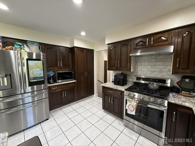 Welcome home to this beautifully updated Colonial, ideally - photo 8