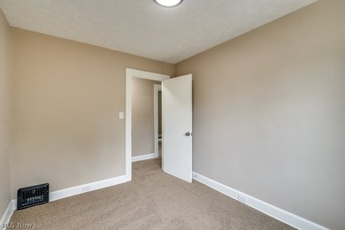 Move-in ready with extensive updates! New windows, flooring - photo 16