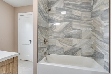 Move-in ready with extensive updates! New windows, flooring - photo 19