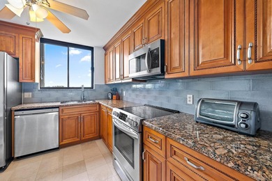 With The Most Amazing Water Views & Amenities of a Luxury - photo 34