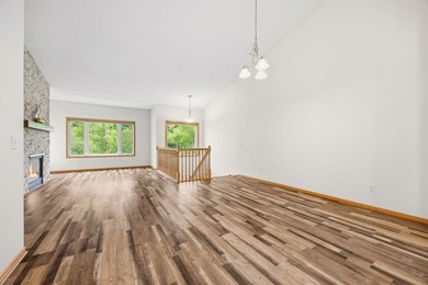 Enjoy easy, maintenance-free living in this beautiful 3 bed, 3 - photo 6