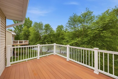 Enjoy easy, maintenance-free living in this beautiful 3 bed, 3 - photo 10