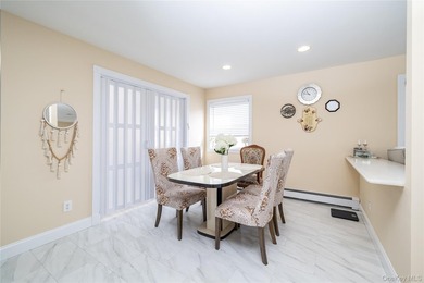 Long Beach Spacious COLONIAL you enter through two story foyer - photo 12