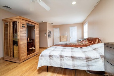 Long Beach Spacious COLONIAL you enter through two story foyer - photo 20