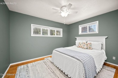 Looking for the perfect location? This 4-bed, 2-bath puts you - photo 25